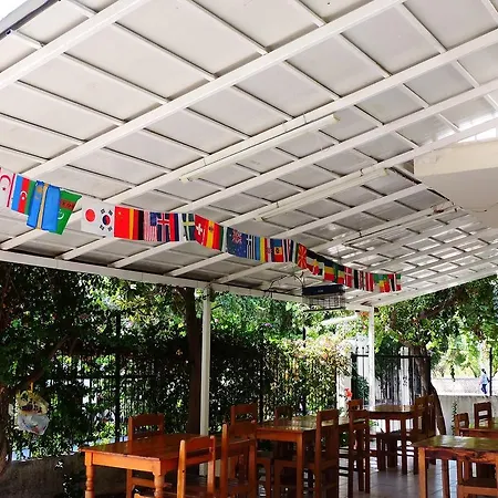 Onur フェティエ