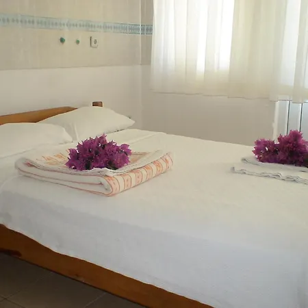 Onur フェティエ